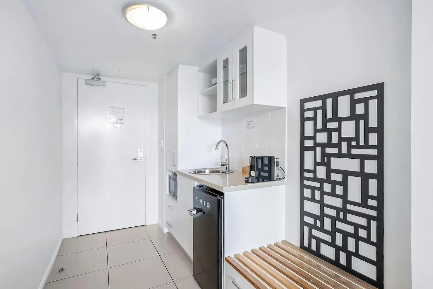 Cairns Central Getaway - A Sleek City Studio Apartment